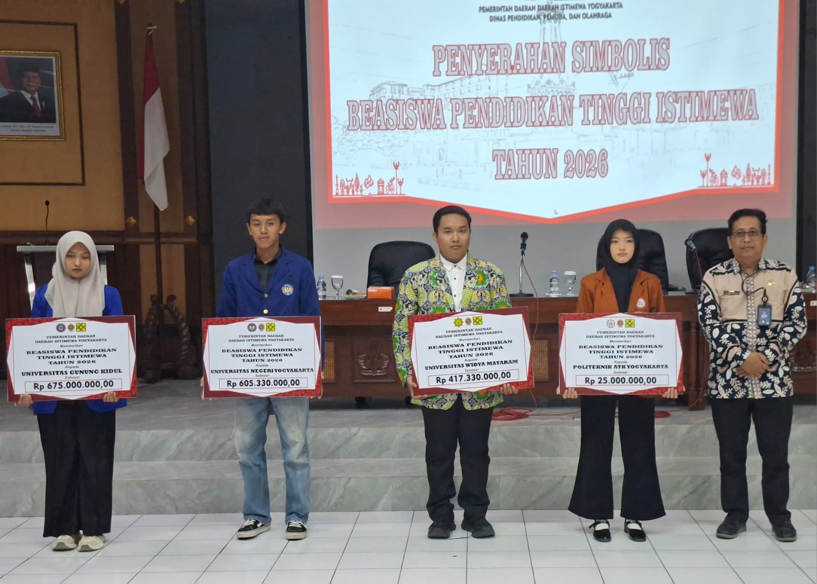 50 Mahasiswa UWM Terima Beasiswa Pendidikan Tinggi Istimewa 2026