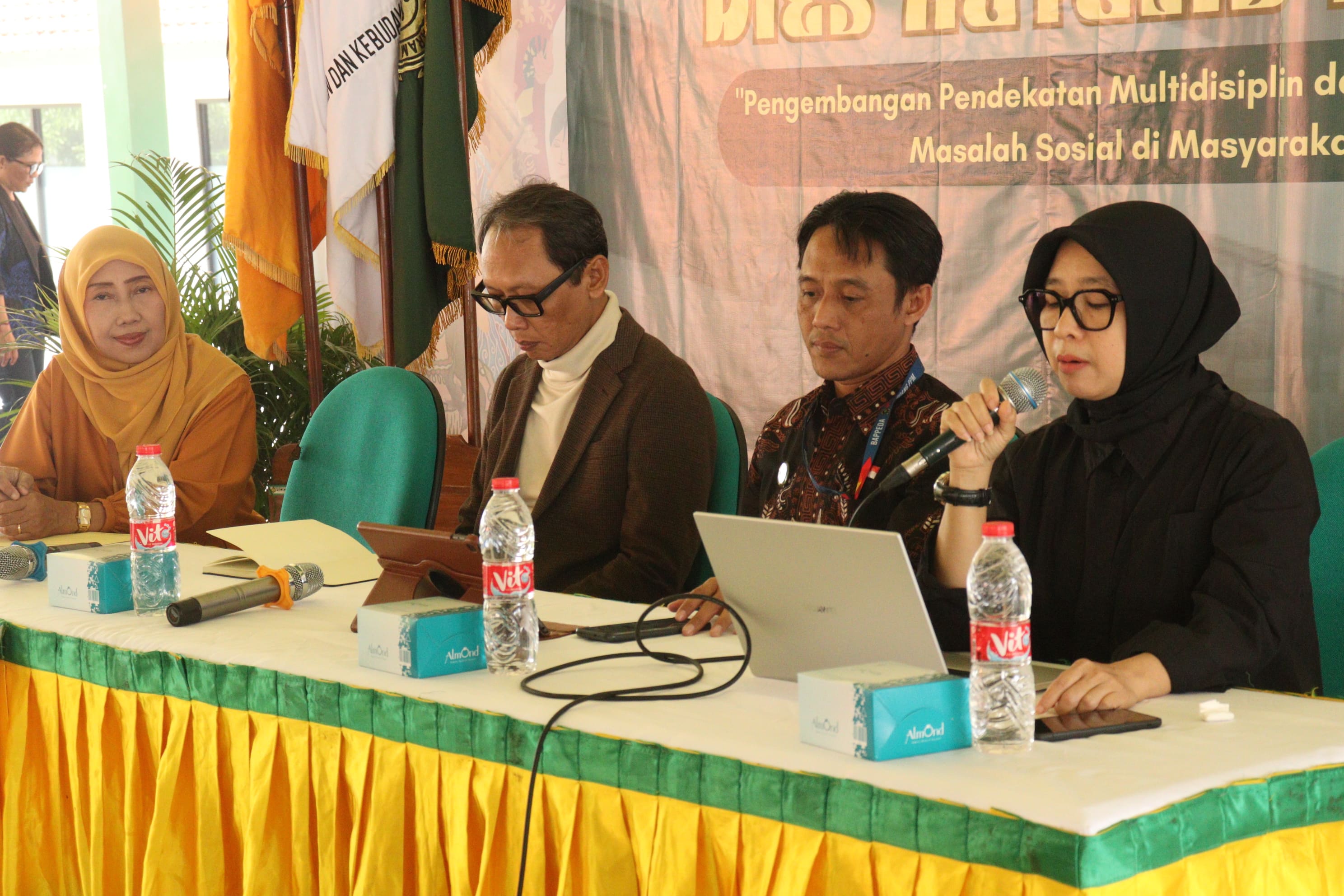 Bangun Semangat Multidisiplin, Seminar Nasional Fisipol UWM Dorong Kolaborasi untuk Solusi Sosial Adaptif