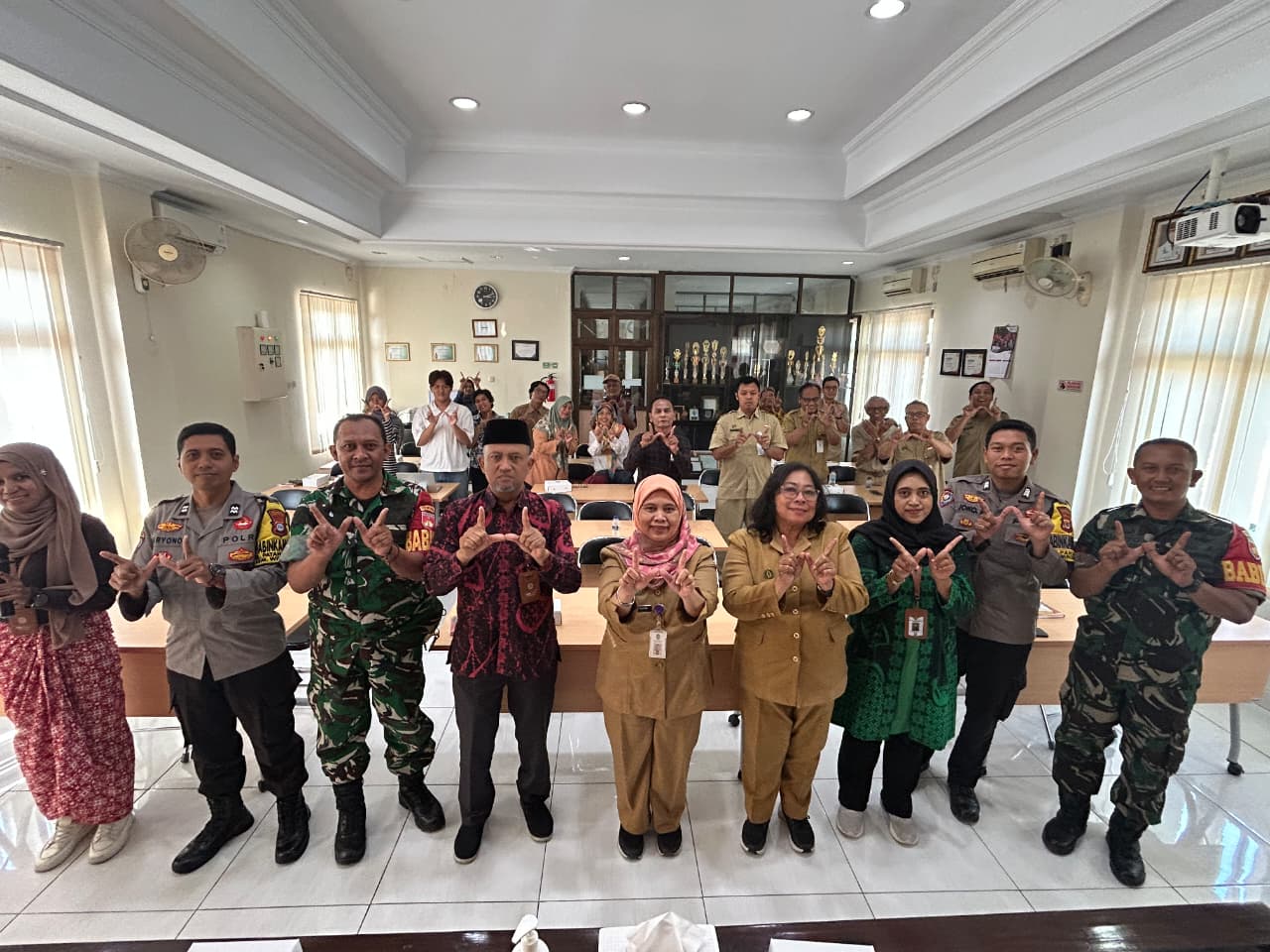 Fakultas Hukum UWM Edukasi Warga Wirobrajan tentang Bijak Bermedia Sosial dan Peluang Kuliah Gratis melalui Beasiswa