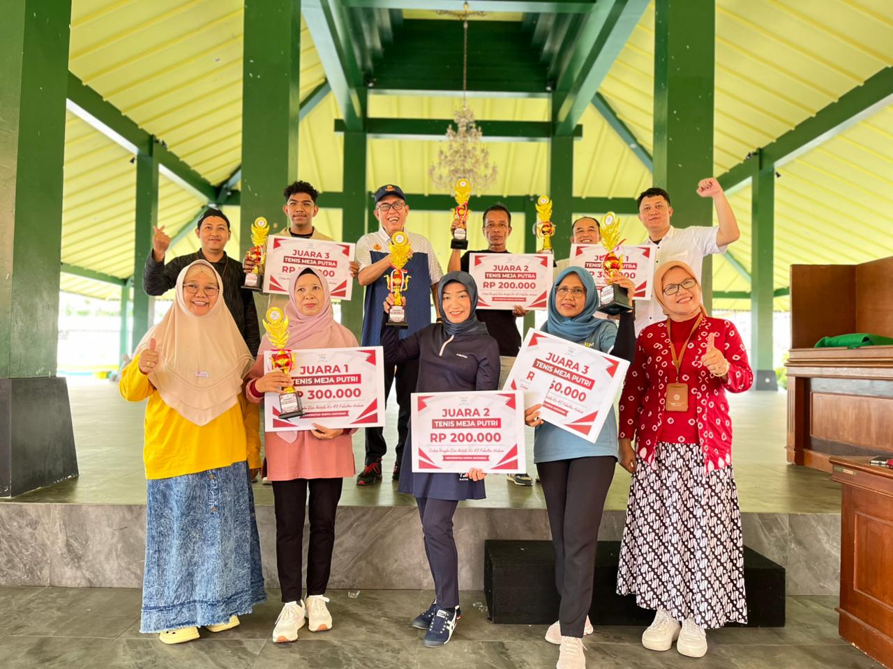 Lomba Tenis Meja: Sportivitas, Kebersamaan, dan Semangat Dies Natalis ke-43 Fakultas Hukum UWM