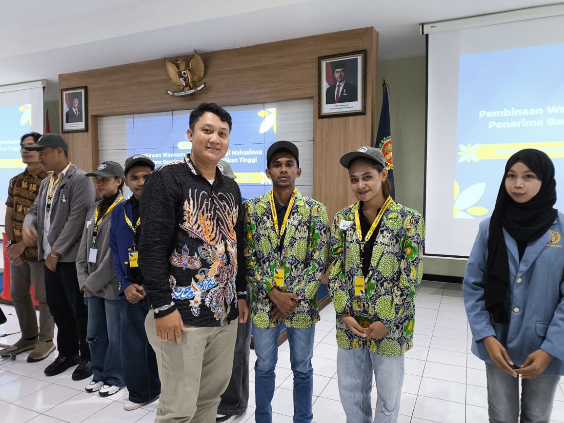 Mahasiswa Penerima Beasiswa ADiK UWM Ikuti Pembinaan Wawasan Kebangsaan