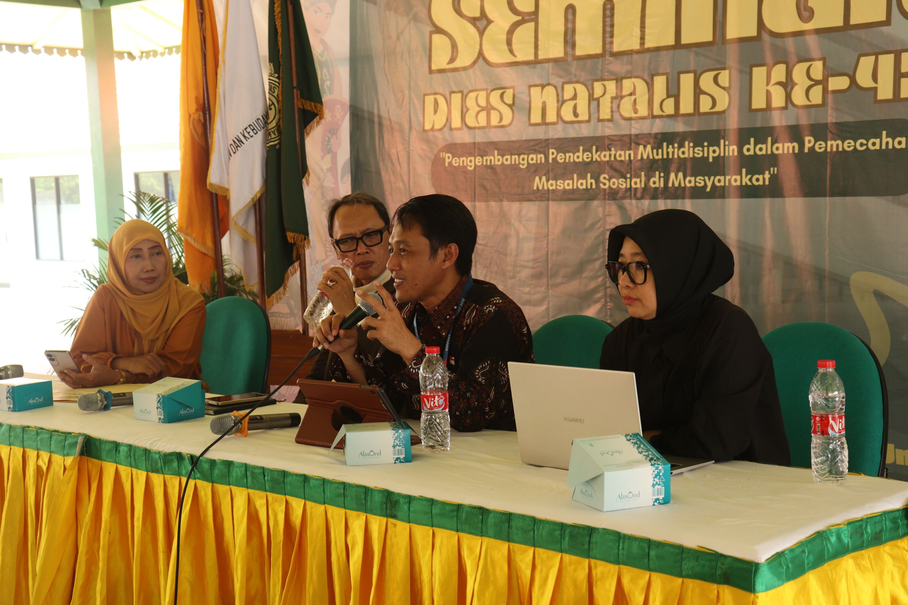 Sinergi Kampus dan Pemerintah Wujudkan Yogyakarta Kota Riset dan Inovasi: Seminar Nasional Fisipol UWM