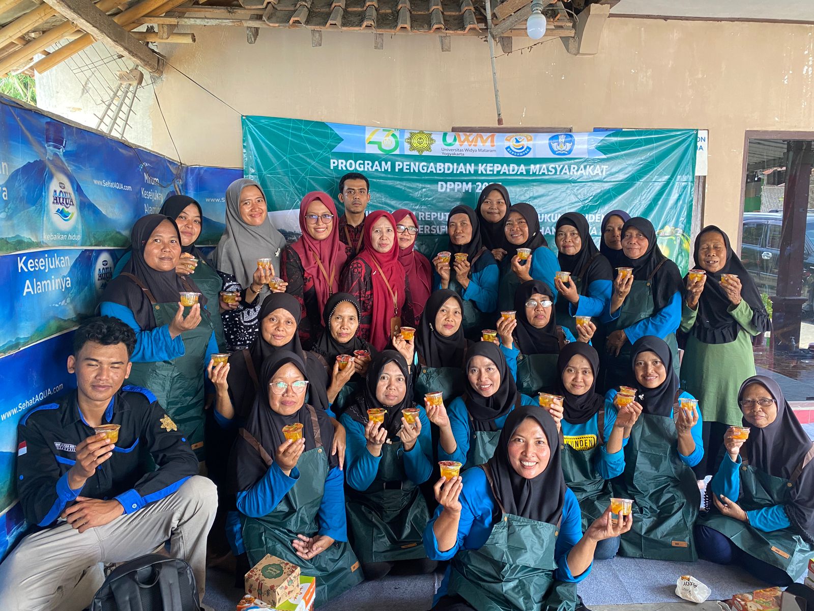 Tim PkM FST Kembangkan Diversifikasi Pepaya melalui Bantuan Alat dan Pelatihan Manisan Basah